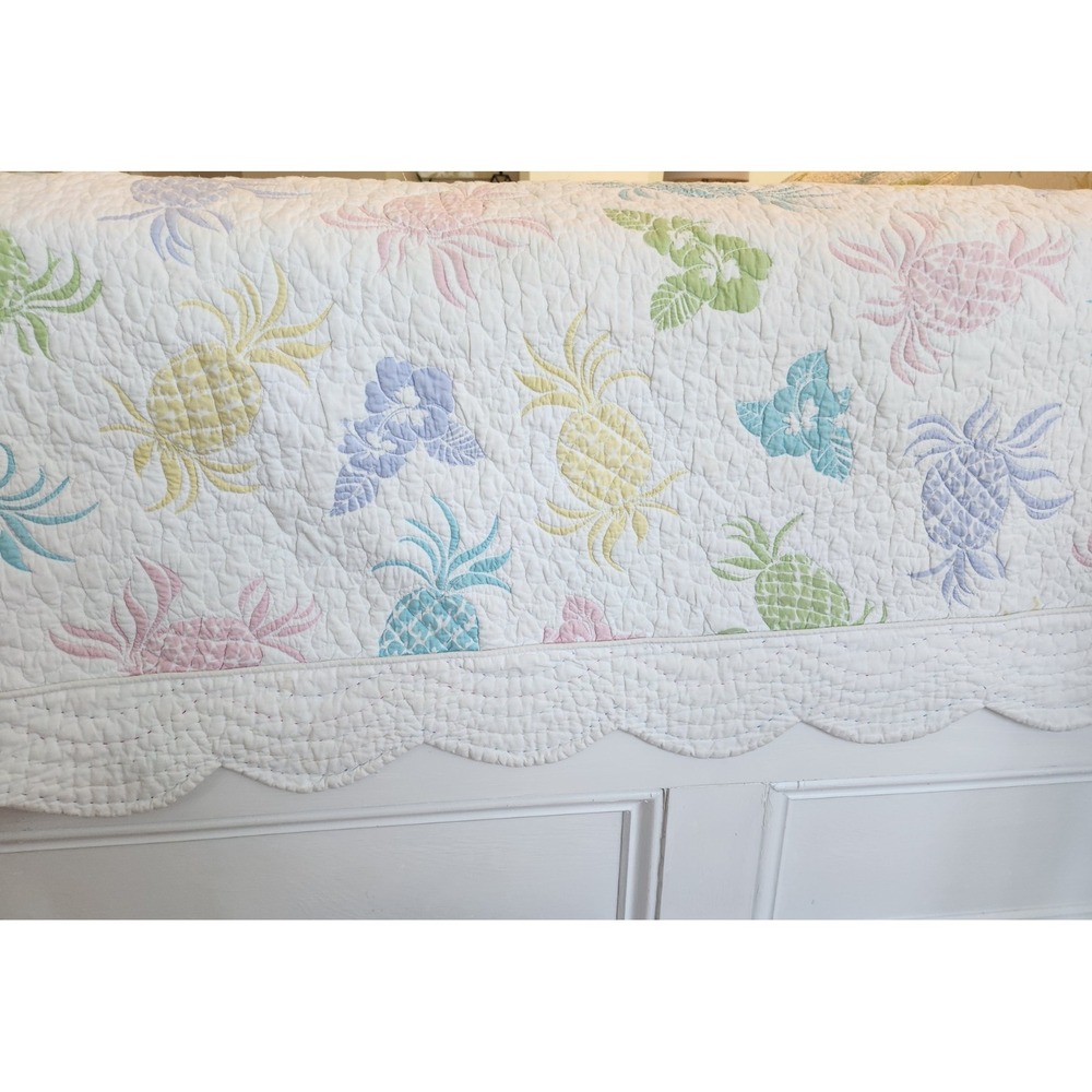 Lilly Pulitzer Quilt Comforter Bedspread Pastel Pineapples + 2 Shams KING - Picture 8 of 11